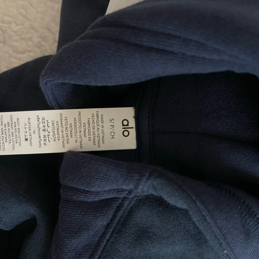 ALO YOGA Make Waves Hoodies in Navy Tonal - Picture 6 of 7